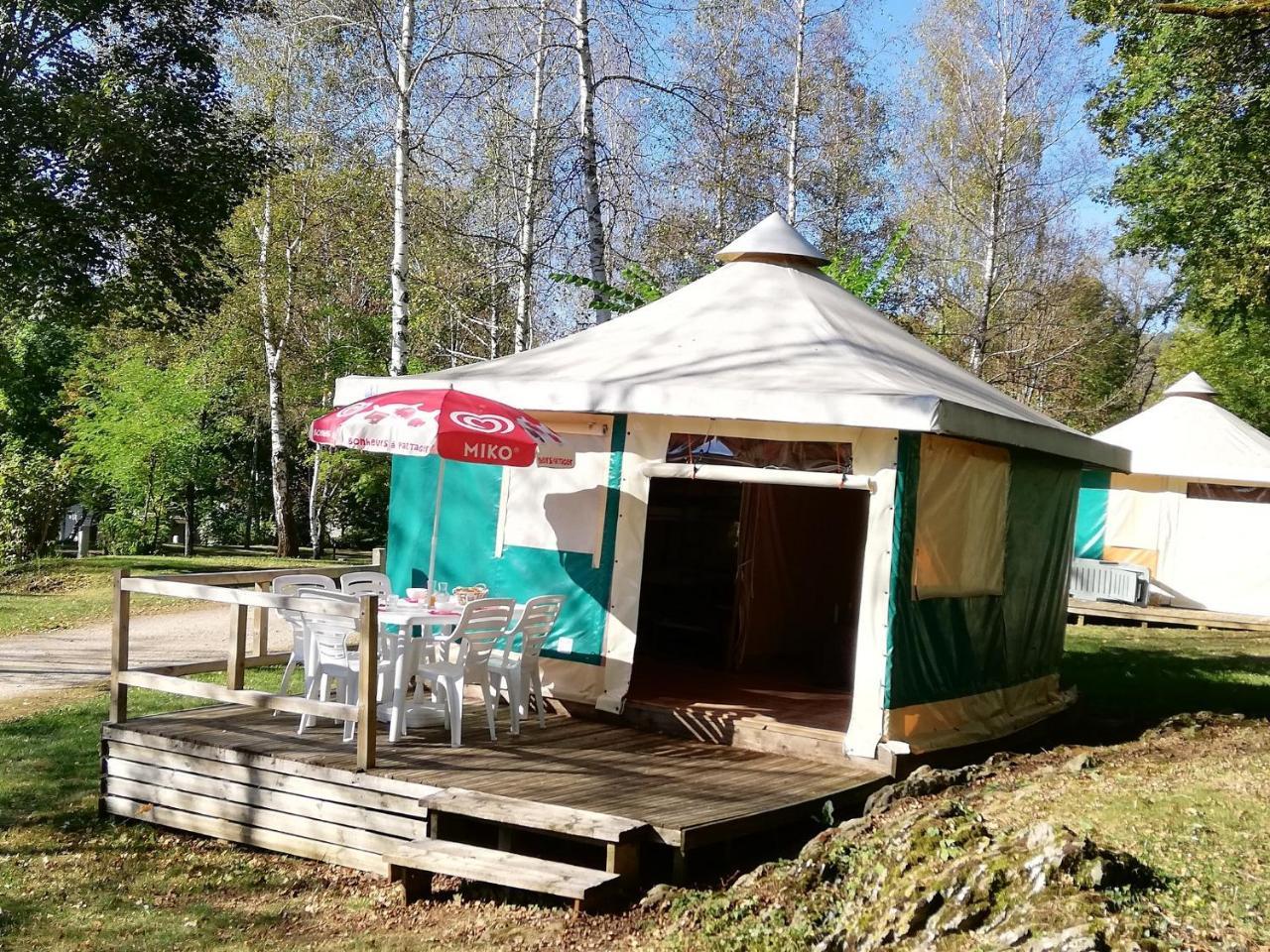 Camping 3 Etoiles - Piscine Chauffee - Vue Montagne Saint-Girons  Eksteriør bilde
